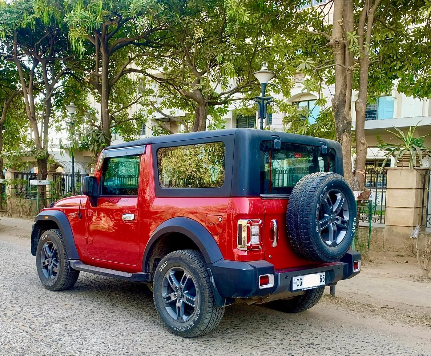 Mahindra Thar LX Hard Top — photo 2 of 2